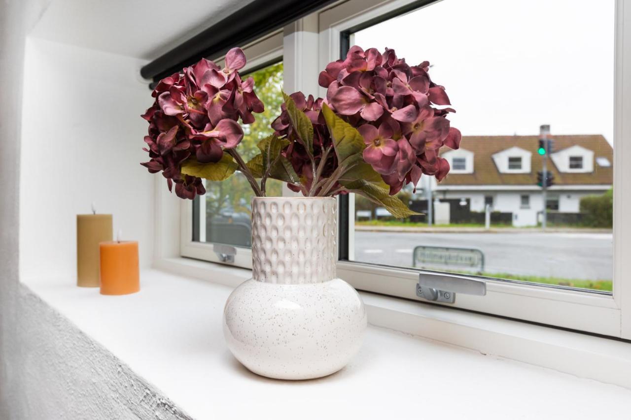 Moderne & Fuldt Udstyret Lejlighed M.Plads Til 4 Hojbjerg Luaran gambar