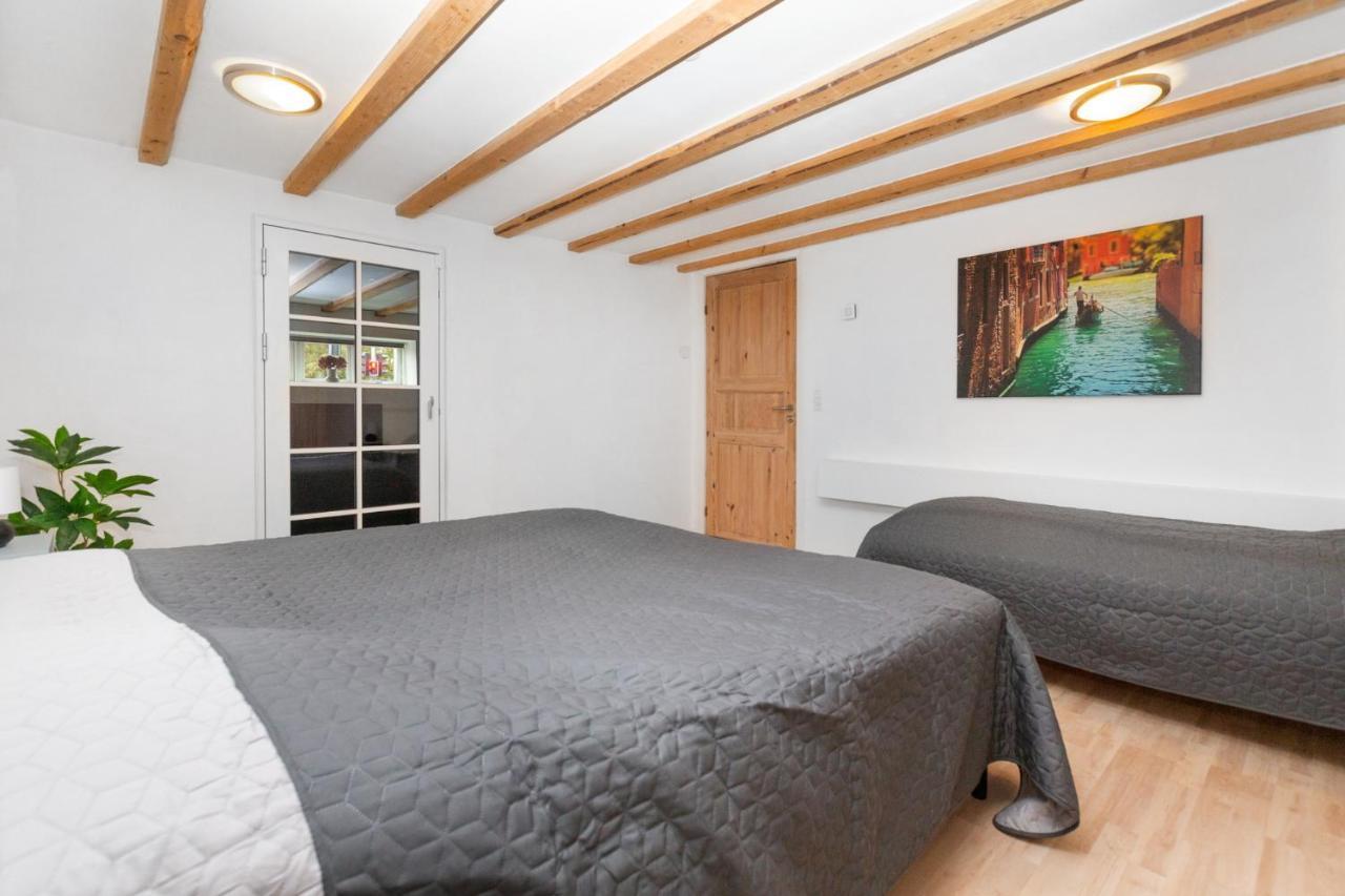 Moderne & Fuldt Udstyret Lejlighed M.Plads Til 4 Hojbjerg Luaran gambar