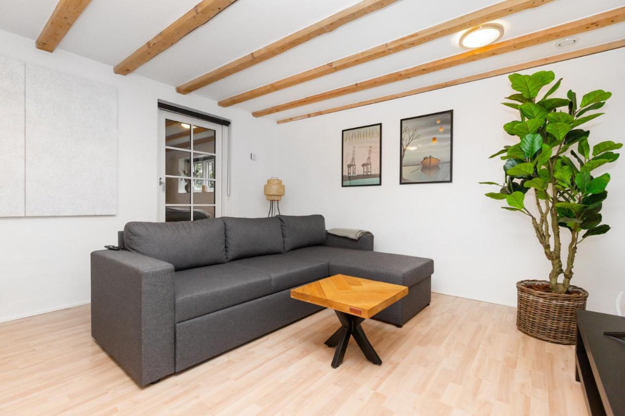 Moderne & Fuldt Udstyret Lejlighed M.Plads Til 4 Hojbjerg Luaran gambar