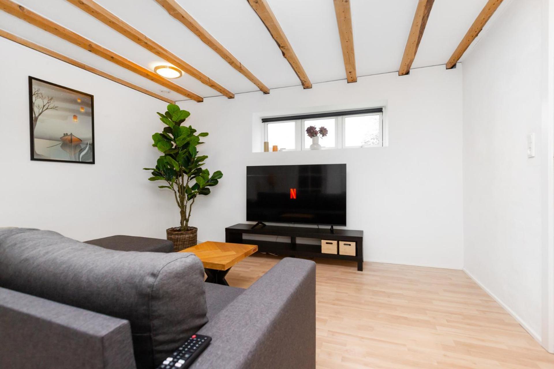 Moderne & Fuldt Udstyret Lejlighed M.Plads Til 4 Hojbjerg Luaran gambar